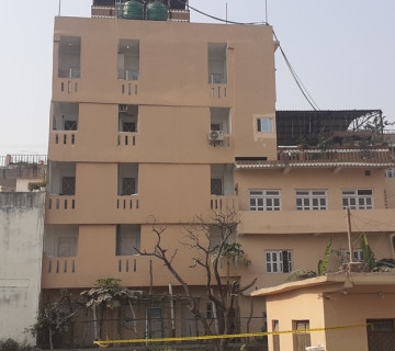जनकपुरको सर्लाही होटलमा श्रीमान्‌सँगै सुतेकी महिला मृत फेला